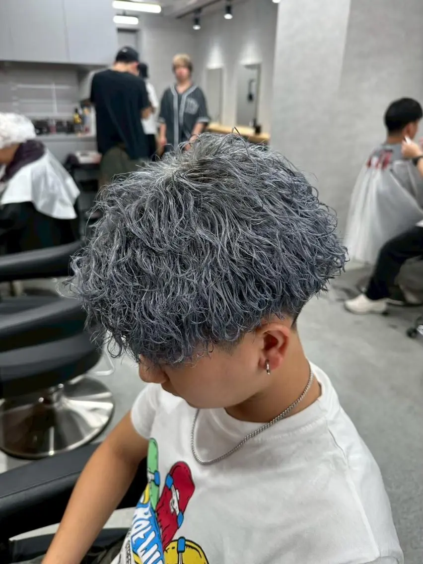 【選べるクーポン💥】メンズカット＋ブリーチありorなし選べるダブルカラー🔥　　　ミニモ学割/韓国の写真