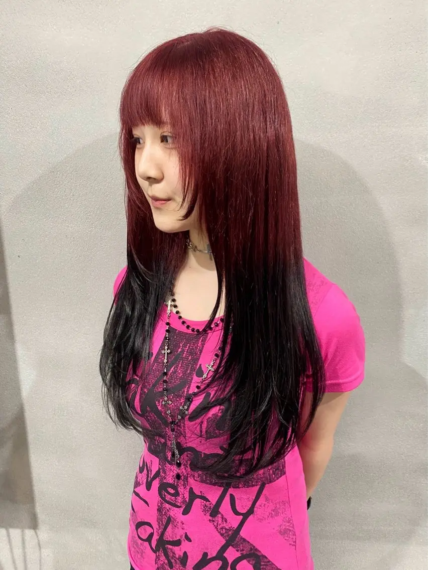 ロング カラー ロングレイヤー ブリーチ デザインカラー グラデーションカラー レッドカラー カット ヘアカラー トリートメント 柏 デザインカラー/ レイヤー🐣シオリのヘアスタイル