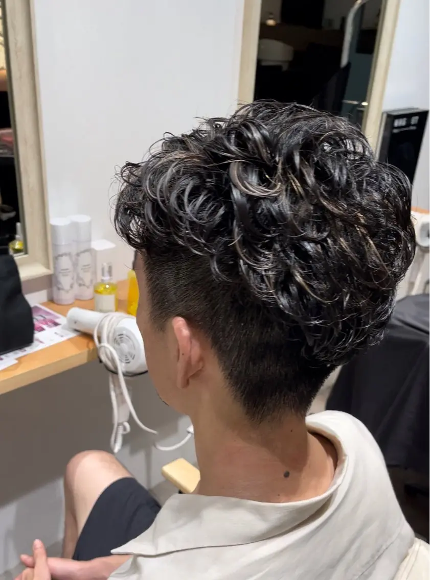 メンズ メンズハイライト zest kalonのヘアスタイル