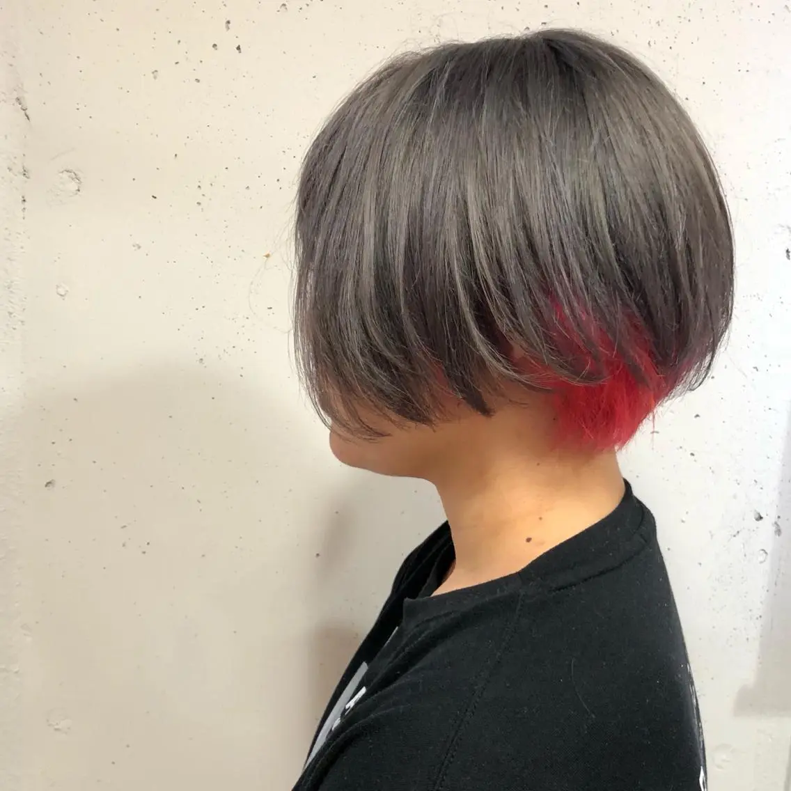 ショート カラー グレージュ インナーカラー 田中 貴大のヘアスタイル