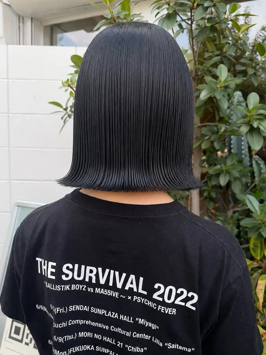 ミディアム カラー 黒髪 ブルーカラー ブルーブラック ボブ カット ヘアカラー トリートメント 角岡 真帆/ボブ/髪質改善のヘアスタイル