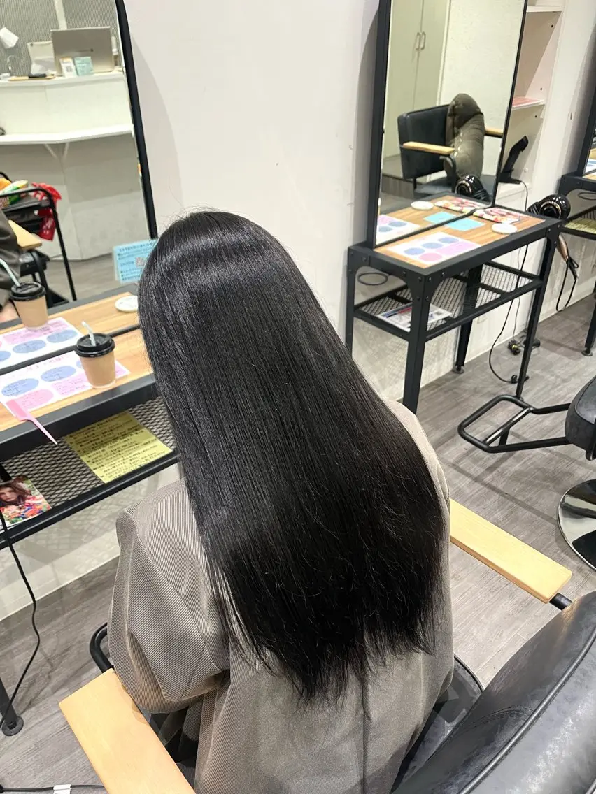 ロング カラー 黒髪 ヘアカラー cocotte🫧 kotomiのヘアスタイル