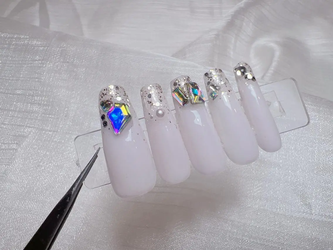 移転特別限定キャンペーン【チップ長さ出し】ハンド★10本チップ長さ出し＋華やかデザイン定額コース　¥8980〜の写真