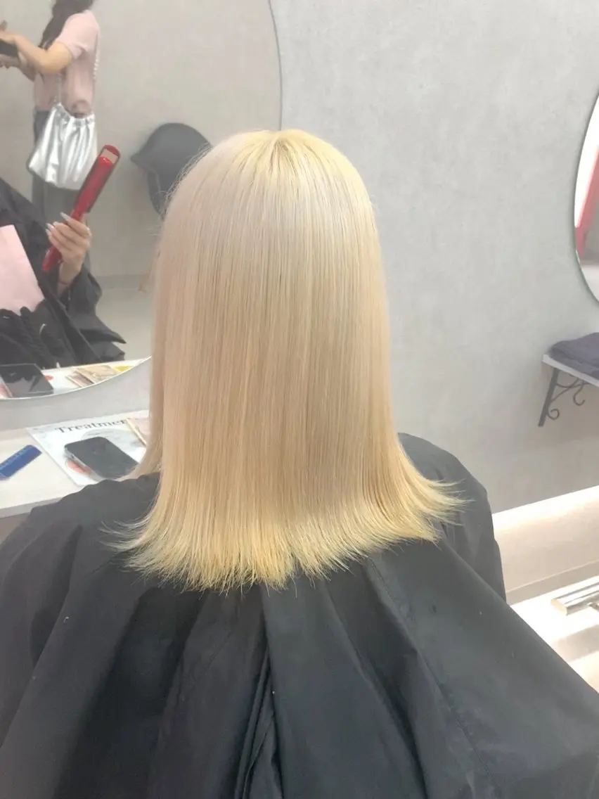 ミディアム カラー カット ヘアカラー トリートメント ヘッドスパ ハイトーン・ブリーチ ムラ修正 八須 錬のヘアスタイル