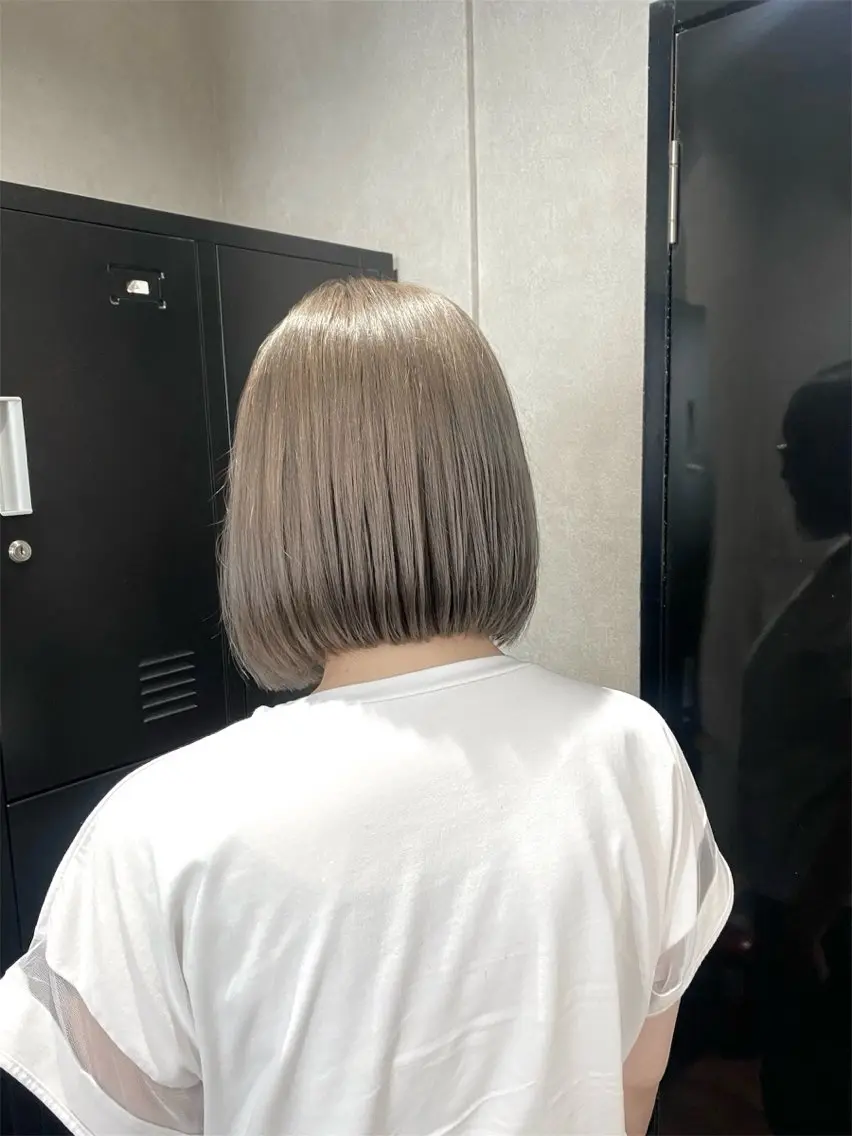 ミディアム カット ヘアカラー トリートメント ＳＨＩ ＺＵのヘアスタイル