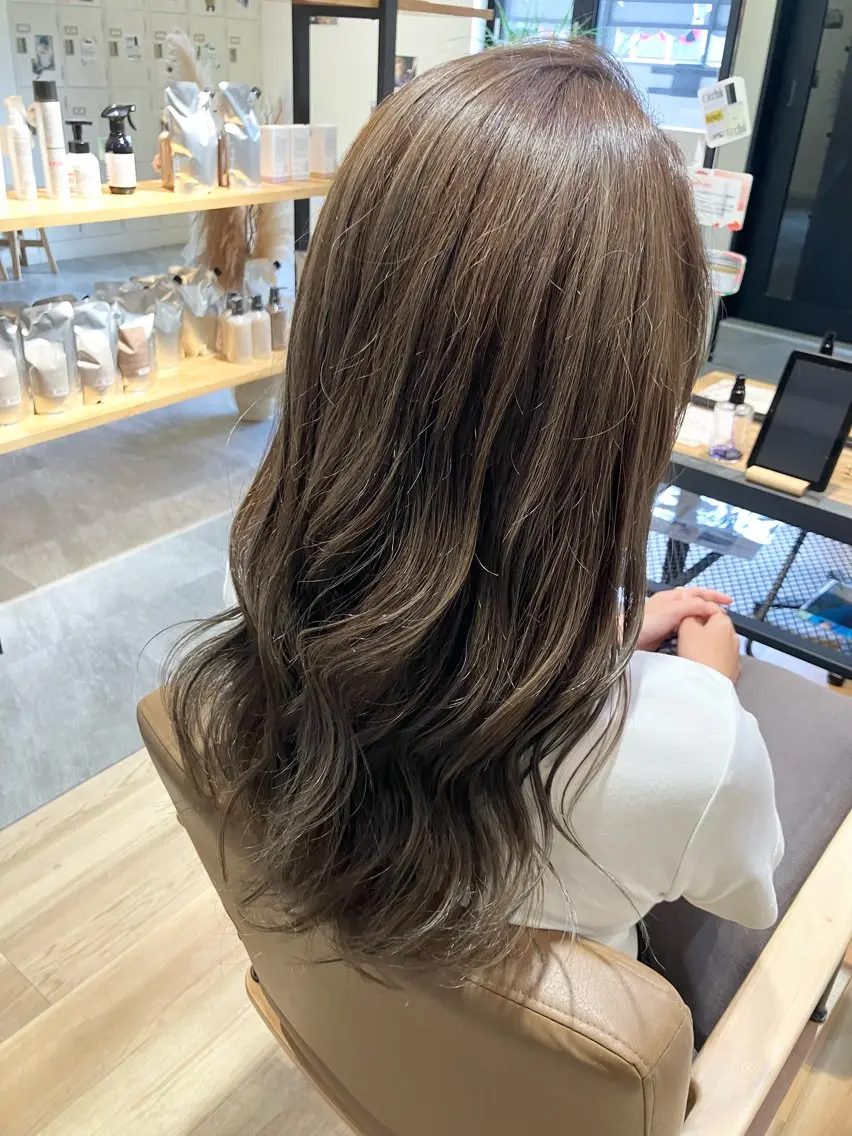 ロング 横山 麻衣子のヘアスタイル