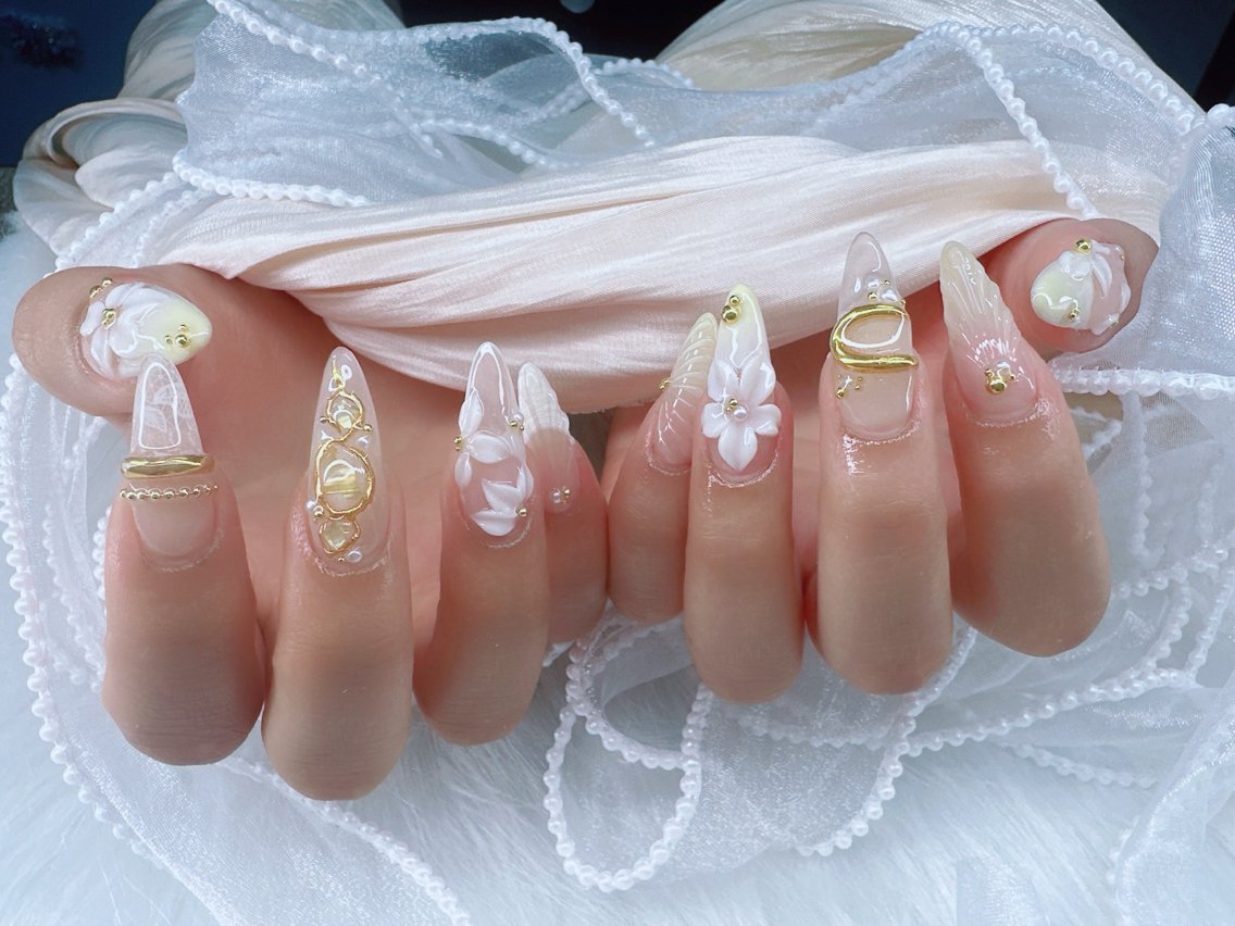 ネイル チークネイル 長さ出し ガーリー 韓国ネイル マグネットネイル Lyn Nailのネイルデザイン