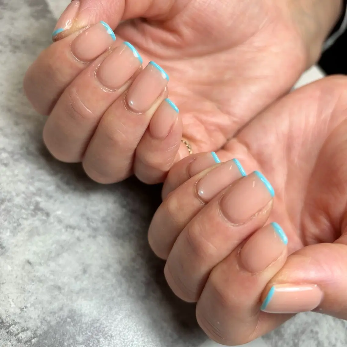 ✨ミニモ限定✨【フィルインオフ込み】細フレンチネイル💅の写真