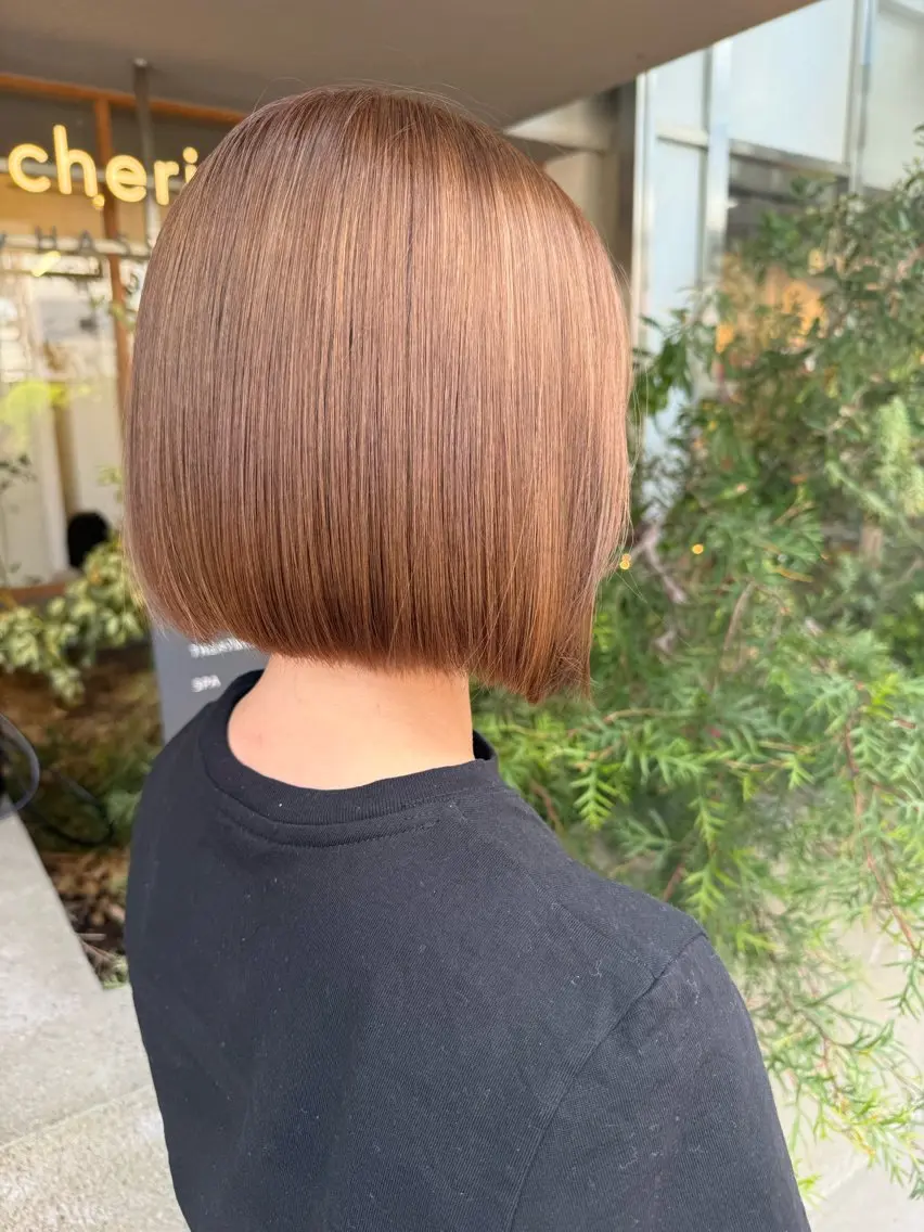 ショート カラー ベージュカラー ブリーチ ダブルカラー ヘーゼル ブリーチなしカラー カット ヘアカラー 草津/ボブ/レイヤー /荻野結衣のヘアスタイル