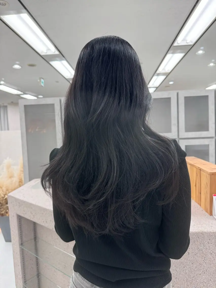 ロング 切りっぱなしボブ 韓国風カラー ボブ くびれヘア 顔まわりレイヤー カット 韓国ヘア特化🇰🇷 心斎橋【ユリカ】のヘアスタイル