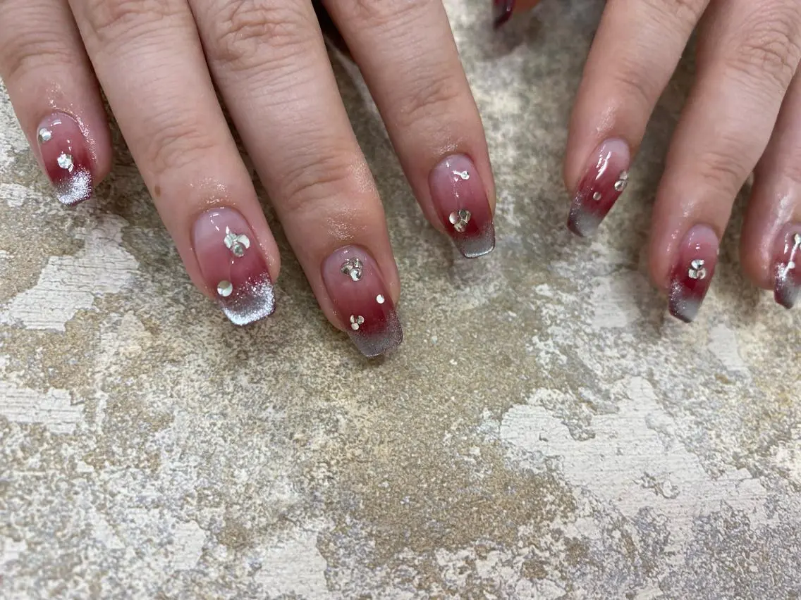 ネイル ボルドー グラデーション マグネットネイル ハンドネイル nailsalon ∞ ﾐｶﾅﾙ ∞のネイルデザイン