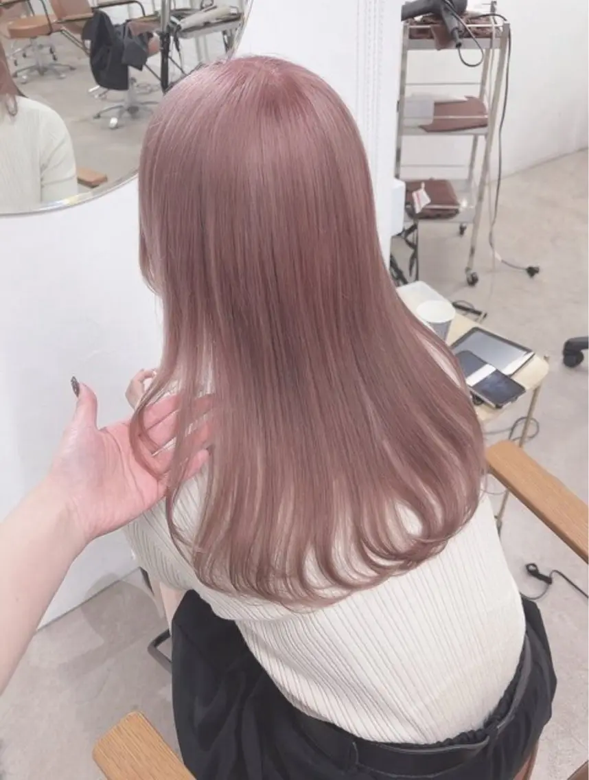 ミディアム カラー アッシュ アッシュグレー ベージュカラー ブリーチ ブロンド ヘアカラー トリートメント 【ときめき屋さん🎀 ハイトーン大和🎀】のヘアスタイル