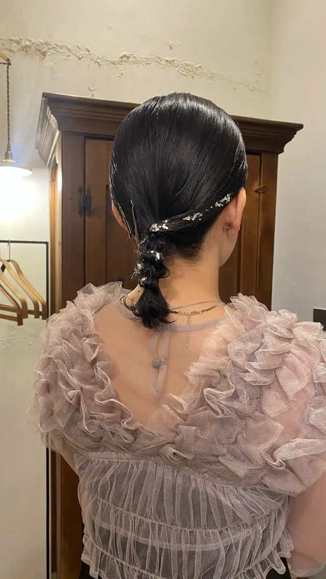 ミディアム ヘアアレンジ 髪飾り ヘアセット ブラウンカラー 🦔🪷なりたりみのヘアスタイル