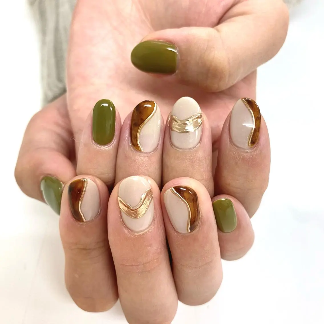ネイル べっ甲ネイル ミラーネイル NUMAZAWA KASUMIのネイルデザイン