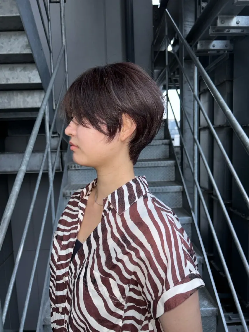 ショート カット ヘアカラー 桑江 紫瑞花のヘアスタイル