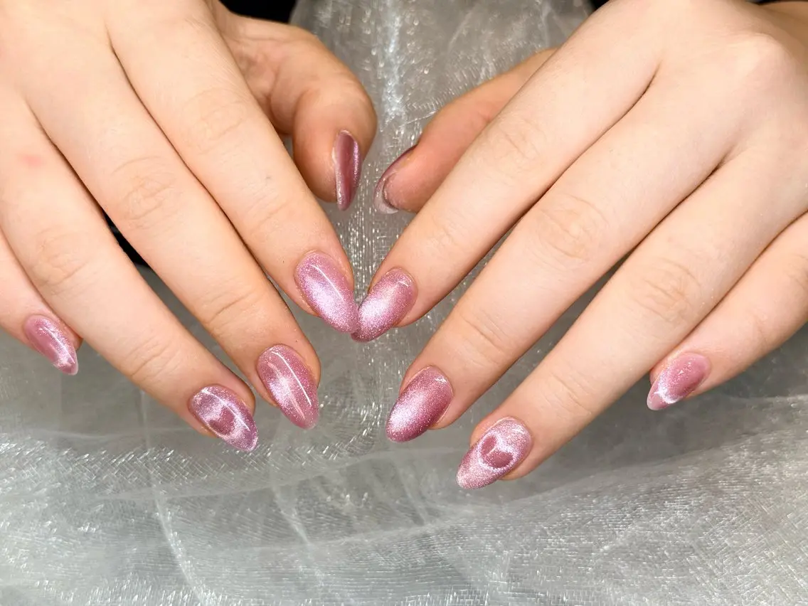 ネイル オーロラネイル クリアネイル 長さ出し ジェルネイル ハート ハンドネイル Tongtong Nail Salonのネイルデザイン