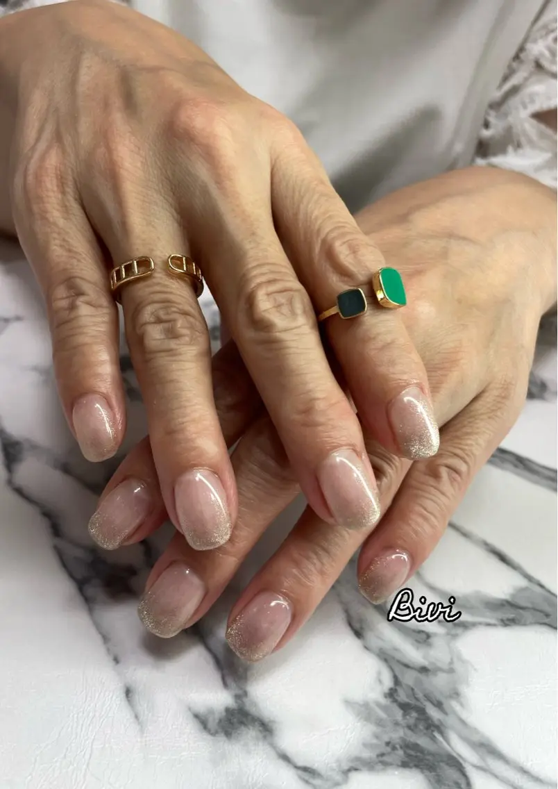 ネイル アートネイル フラッシュネイル ラメ(グリッター) マグネットネイル シルバー ハンドネイル ハンドケア ♡Bivi♡自爪に 優しいネイルサロンのネイルデザイン
