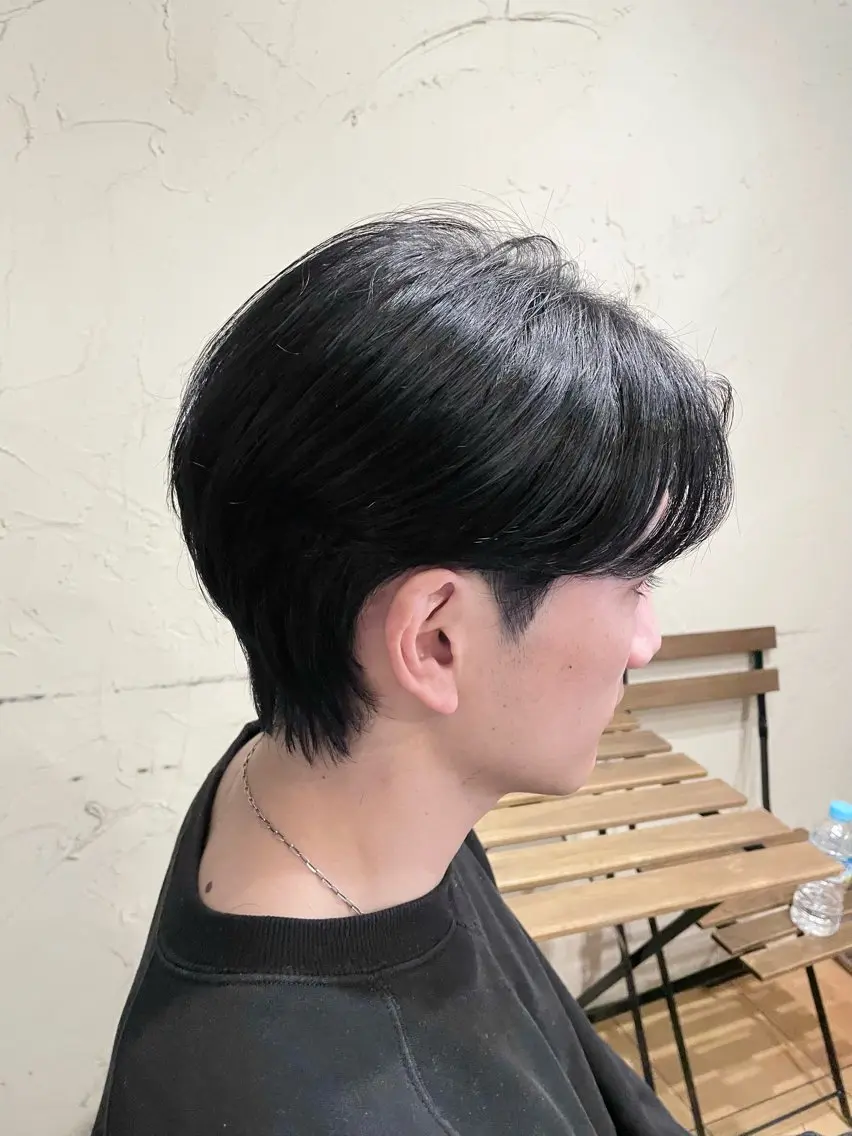 ショート カラー メンズ センターパート 黒髪 ブルーカラー ブルーブラック カット メンズ特化/パーマ指 名No.1/百瀬太郎のヘアスタイル
