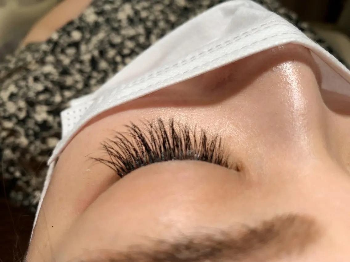 マツエク・マツパ 付け放題 フラットラッシュ ラルース ヘアのマツエク・マツパデザイン