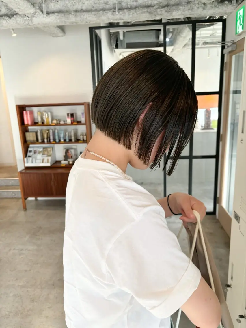 ショート カラー オリーブカラー ボブ カット ヘアカラー トリートメント Takuma Suzuki中目黒のヘアスタイル