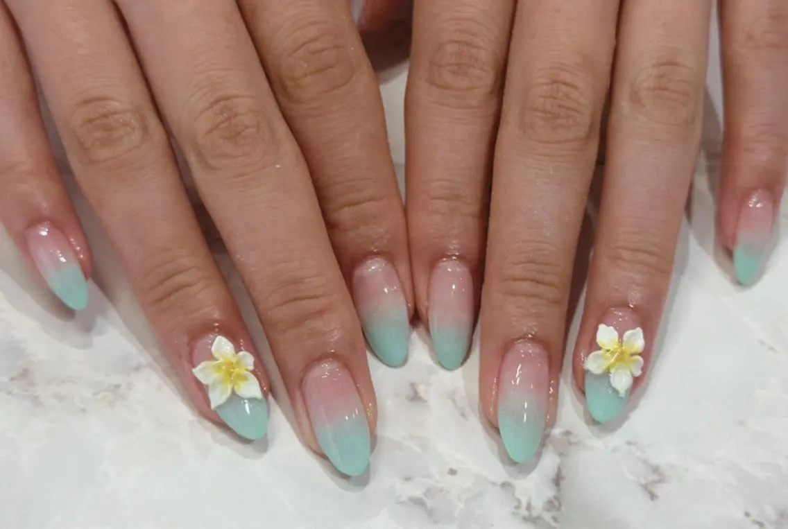 ネイル ブルー グラデーション シンプルネイル ハンドネイル SalonLinda Madokaのネイルデザイン