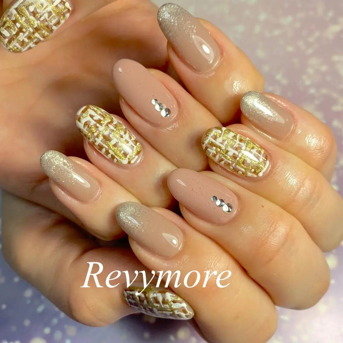 ミディアム ネイル ジェルネイル ニュアンスネイル オフィスネイル シンプルネイル ツイードネイル nail salon Revymoreのネイルデザイン