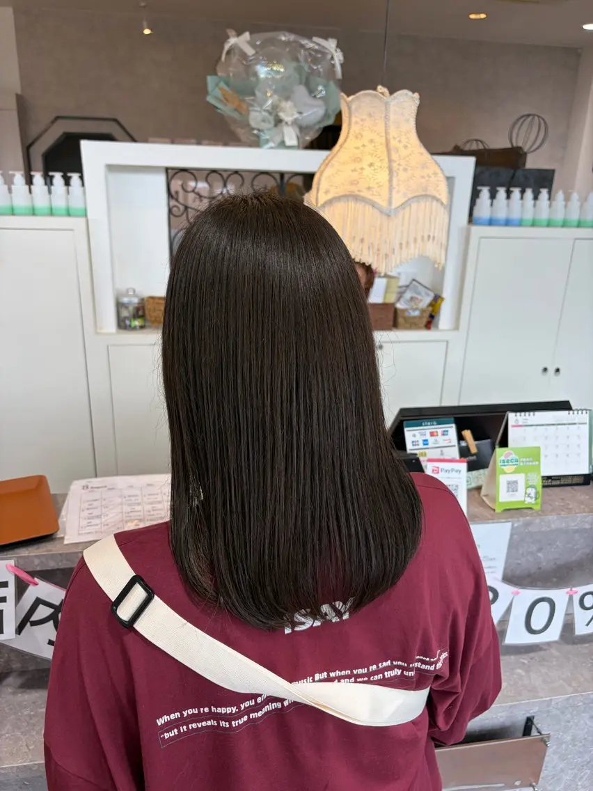 セミロング カット ヘアカラー トリートメント 艶髪/透明感カラー 下山 萌華のヘアスタイル