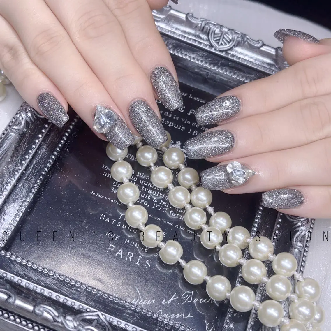 ネイル ハンドネイル Queens マオのネイルデザイン