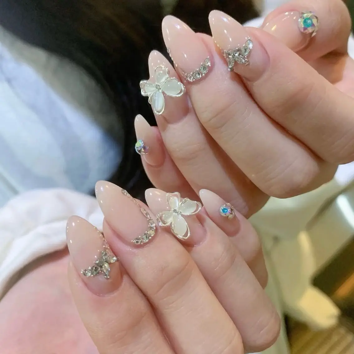 ネイル キラキラネイル 韓国ネイル 水色 マグネットネイル ミラーネイル ハンドネイル Akina Nailのネイルデザイン