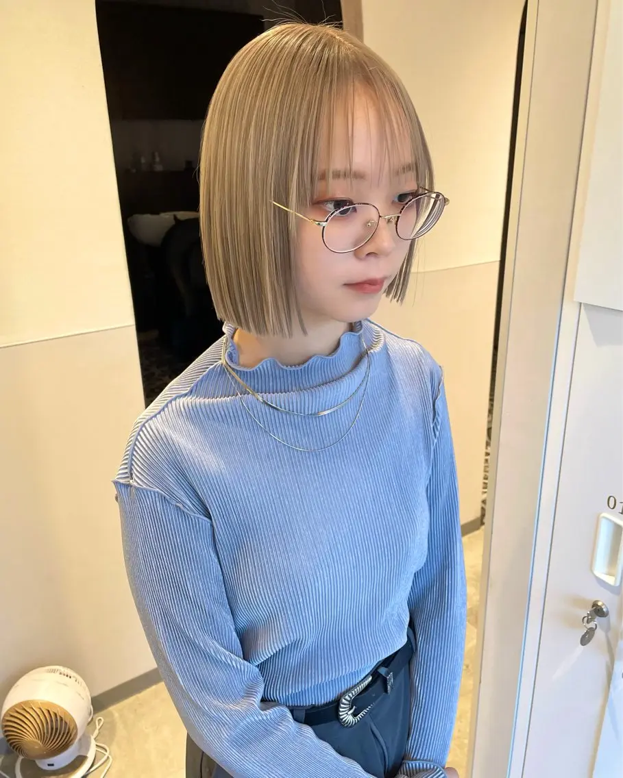 ショート カラー 切りっぱなしボブ グレージュ ミルクティーグレージュ ボブ カット ヘアカラー トリートメント 武田 清久のヘアスタイル
