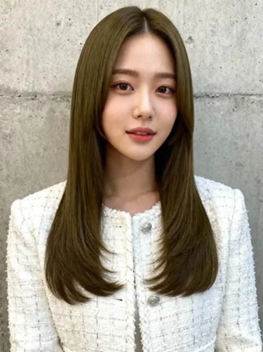 ロング カラー ロングレイヤー アディクシーカラー 透明感カラー くびれヘア 顔まわりレイヤー カット ヘアカラー 韓国レイヤーカット 🫧大阪梅田レイヤーのヘアスタイル
