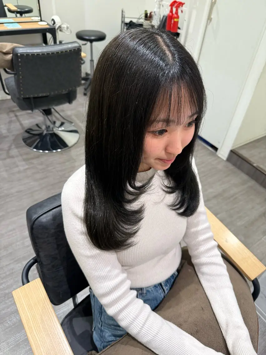 セミロング カラー レイヤーカット ヘアカラー トリートメント 艶髪レイヤー上田 紗也🇰🇷💗のヘアスタイル