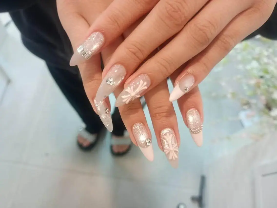 ネイル フレンチネイル ジェルネイル ガラスフレンチ 韓国ネイル マグネットネイル ハンドネイル ハンドケア The Nail 新大久保店のネイルデザイン