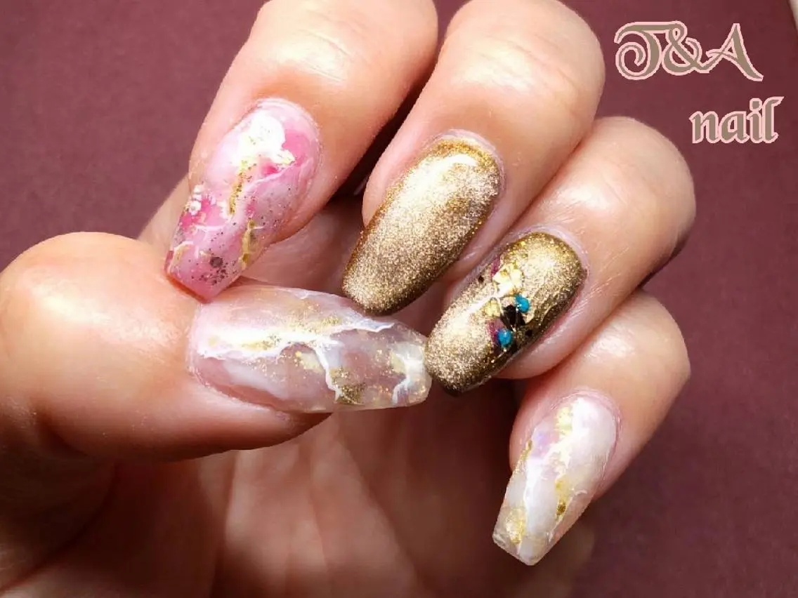 セミロング ネイル 長さ出し ジェルネイル キラキラネイル マグネットネイル 大理石ネイル(マーブル) T&A nailのネイルデザイン