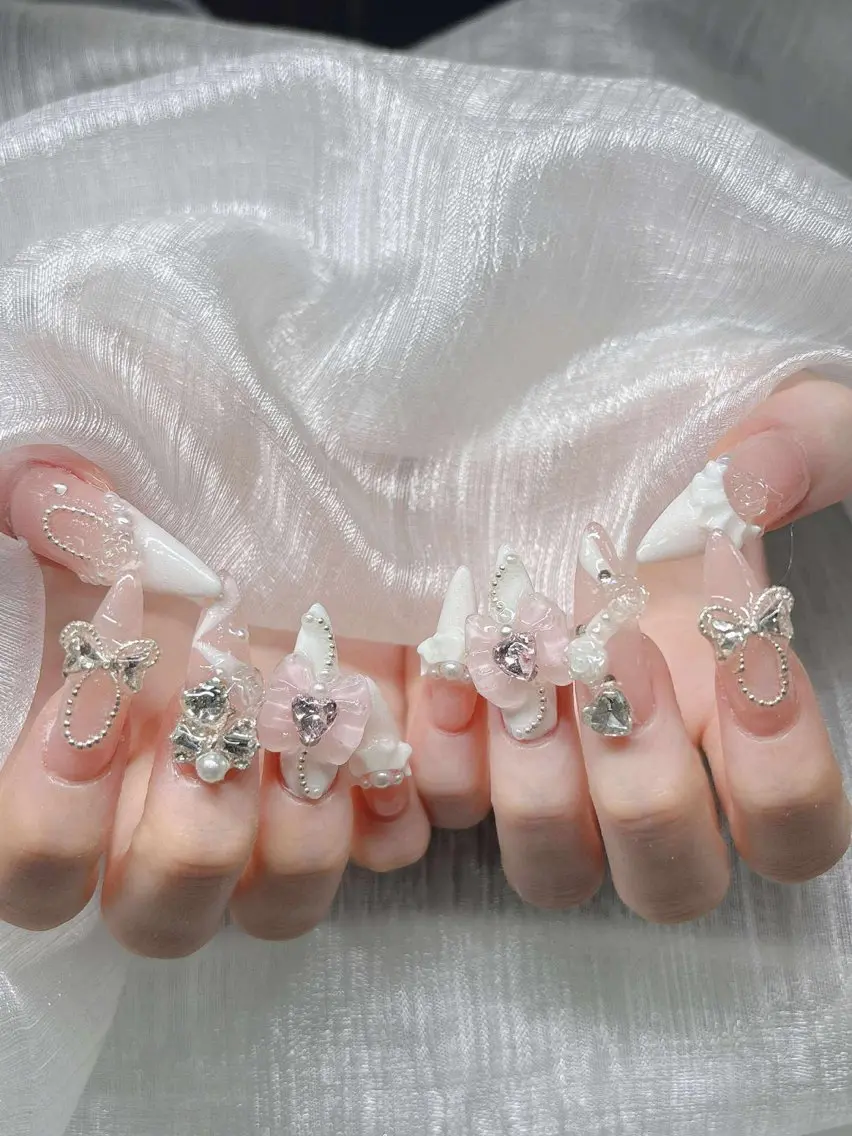 ネイル 長さ出し グラデーション 卒業式 キラキラネイル マグネットネイル ハンドネイル Lee Nailsのネイルデザイン