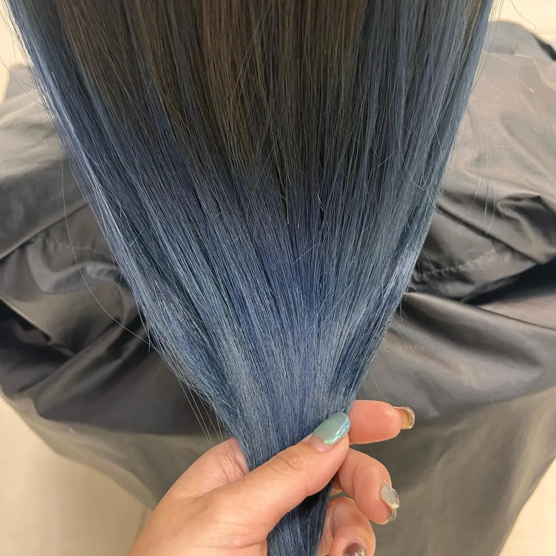 セミロング カラー ブリーチ ブルーカラー ケアブリーチ デザインカラー シルバー カット ヘアカラー トリートメント 【メンズ縮毛矯正/ Ryoka】のヘアスタイル