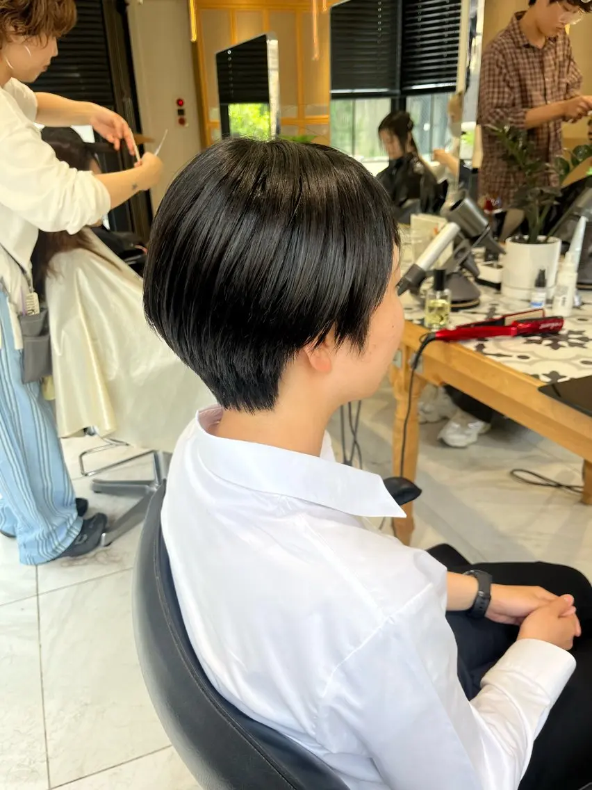 ショート パーマ くせ毛 ショートヘア 縮毛矯正 カット ナミ🩶暗髪/暖色 ❤️/透明感/縮毛のヘアスタイル