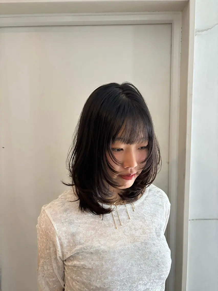 ミディアム 小顔カット 光本 杏のヘアスタイル