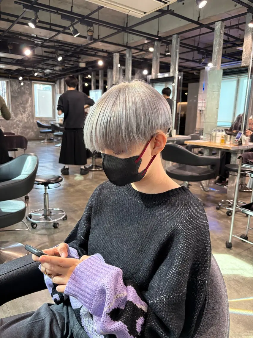 ショート カラー ヘアカラー ハイトーン 横浜💞ミオのヘアスタイル