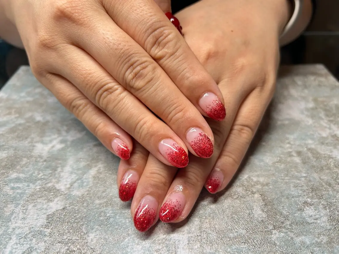 ネイル ラメ(グリッター) ラメグラデーション ハンドネイル Lisa’s Salonのネイルデザイン