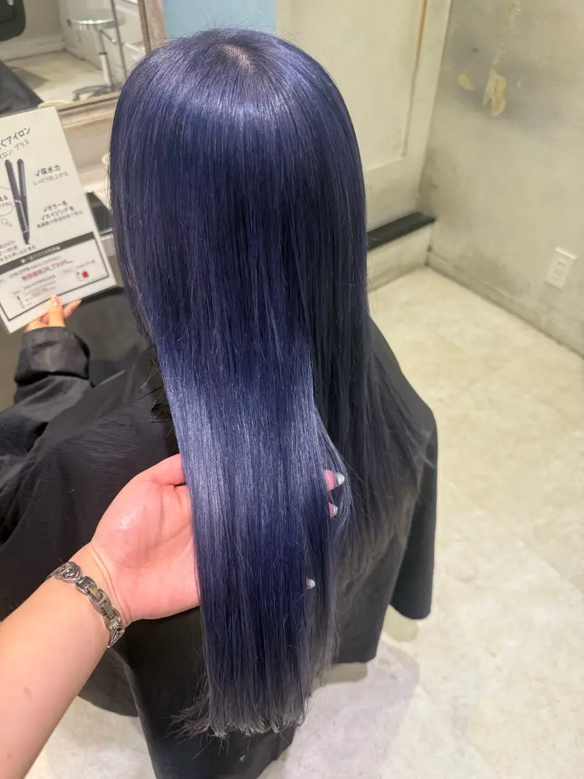 ロング カラー アッシュ ベージュカラー ブリーチ ブルーカラー 透明感カラー ヘアカラー ハイトーン/ブリーチ 💙みずき💙のヘアスタイル