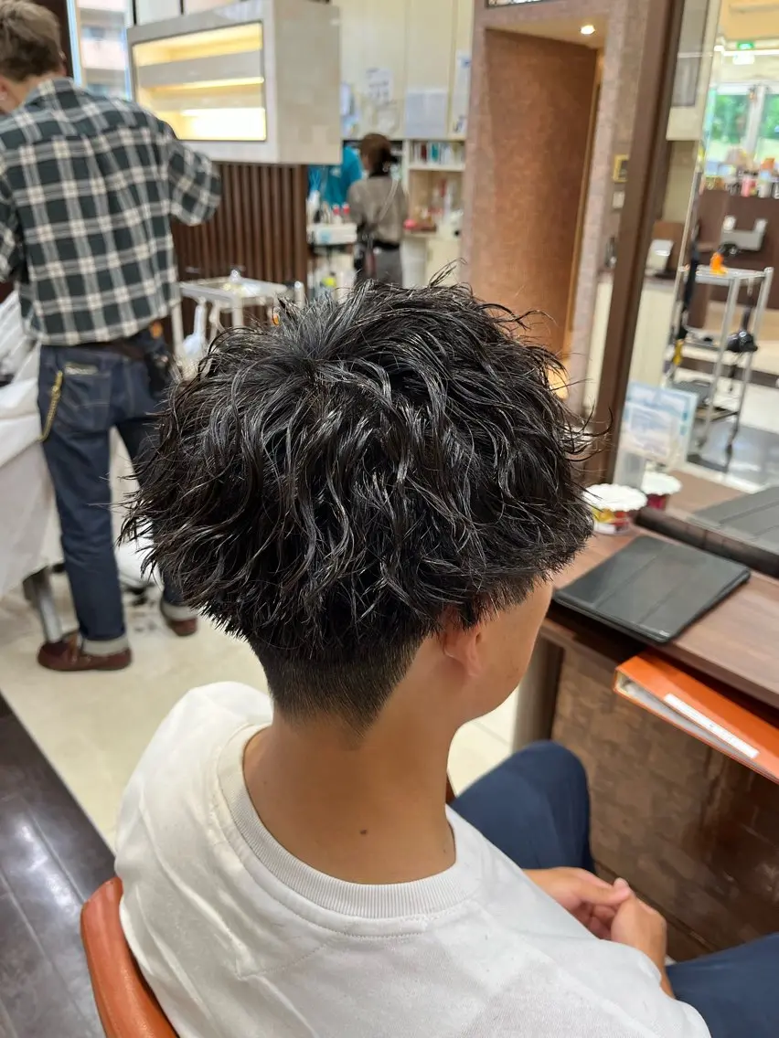 ショート パーマ メンズ マッシュ メンズパーマ ツイストスパイラルパーマ 刈り上げ スパイラルパーマ 🧊メンズ特化🧊 高木航希のヘアスタイル