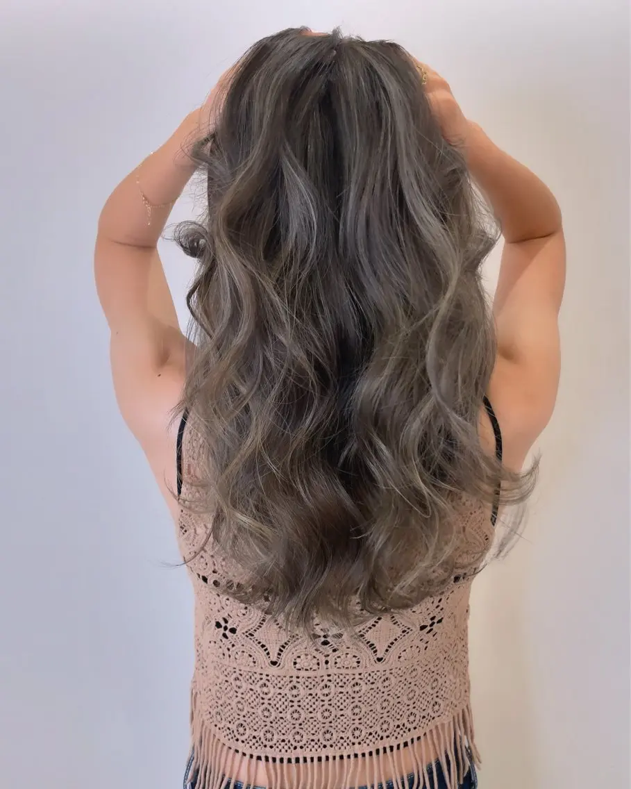 セミロング カラー ヘアアレンジ 具志堅 良のヘアスタイル