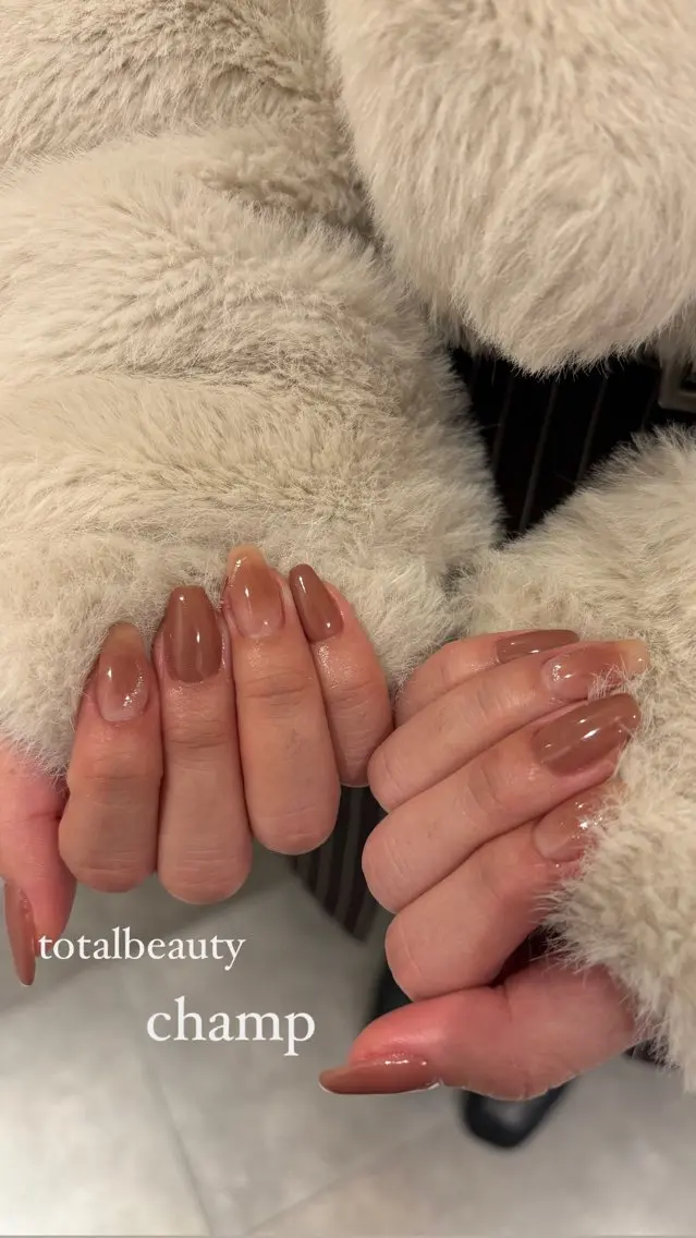 ネイル チークネイル ワンカラーネイル ハンドネイル 岡本 恵｜大人っぽ ・個性ニュアンスのネイルデザイン