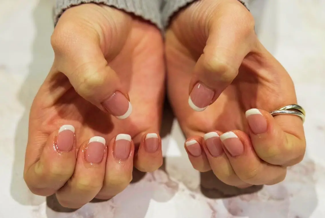 ネイル フレンチネイル ワンカラーネイル ホワイト ハンドネイル ハンドケア SalonLinda Madokaのネイルデザイン