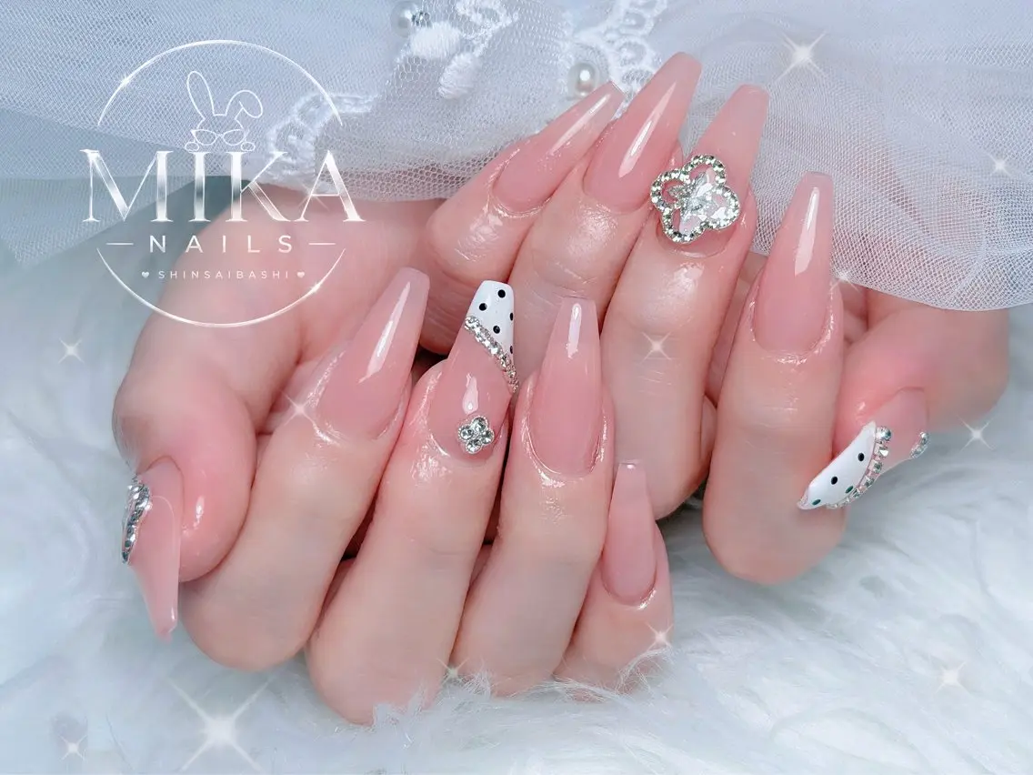 ネイル アートネイル チークネイル ドット フットネイル フレンチネイル ハンドネイル 🌷Luna Mika🌷のネイルデザイン