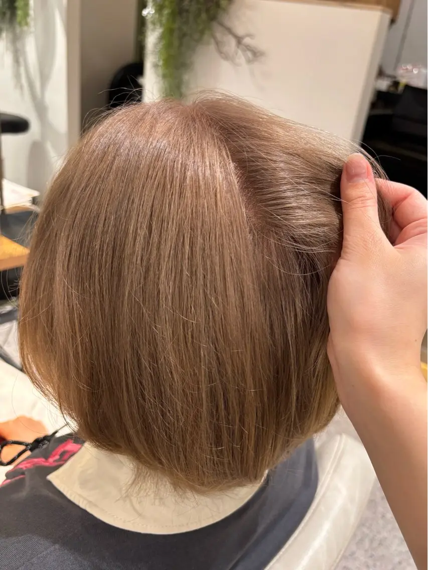 ショート ヘアカラー 透明感／艶髪／縮毛 矯正／eye／ここなのヘアスタイル