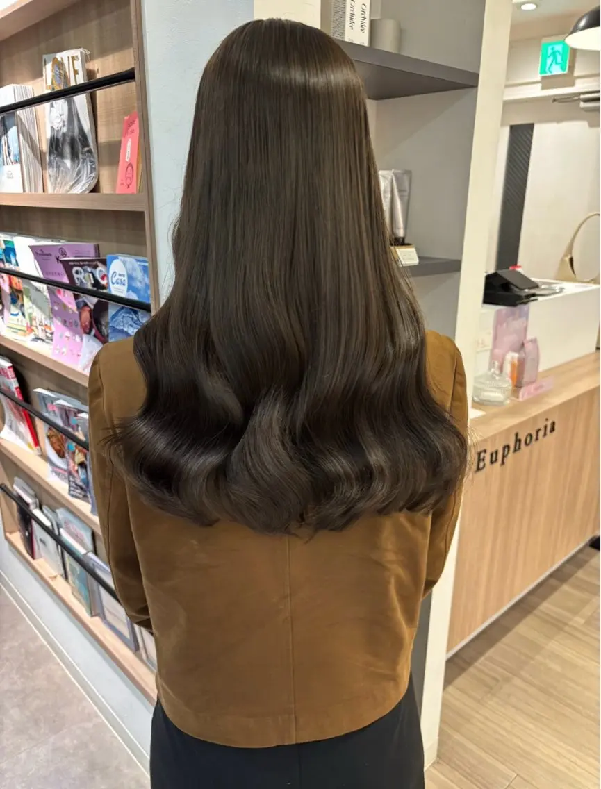 セミロング 髪質改善 ヘアカラー トリートメント モテ髪🫧赤み消し カラー表参道きょうこのヘアスタイル
