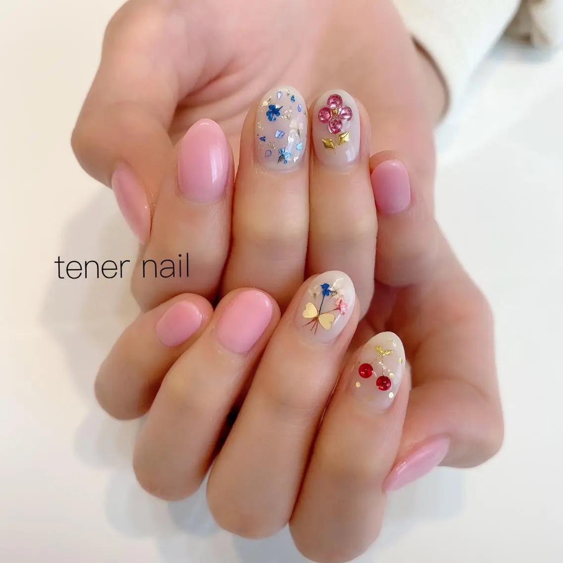 ネイル アートネイル ブルー フラワーネイル 赤色 テネルネイル tener nailのネイルデザイン