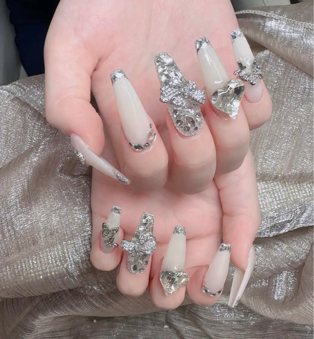 ネイル フレンチネイル ジェルネイル ハロウィン キラキラネイル 韓国ネイル H.baby Nail Salonのネイルデザイン